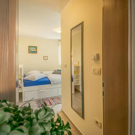 Apartment Apartim 2 *